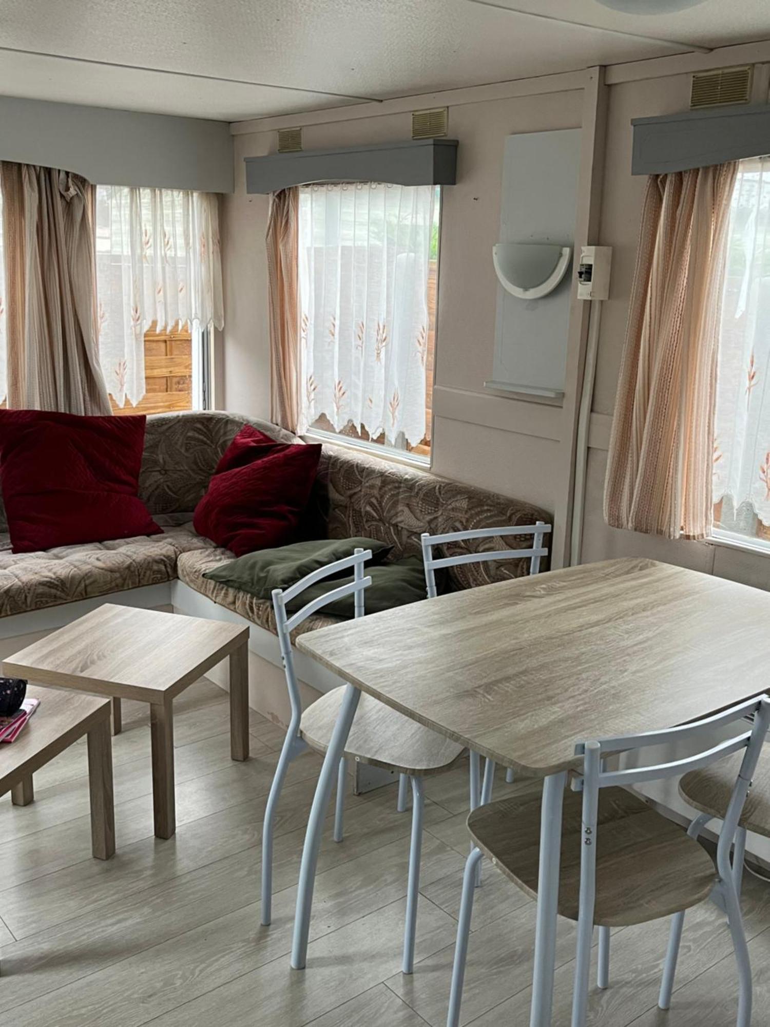 Le Familly Team Hotel Ardres Ngoại thất bức ảnh